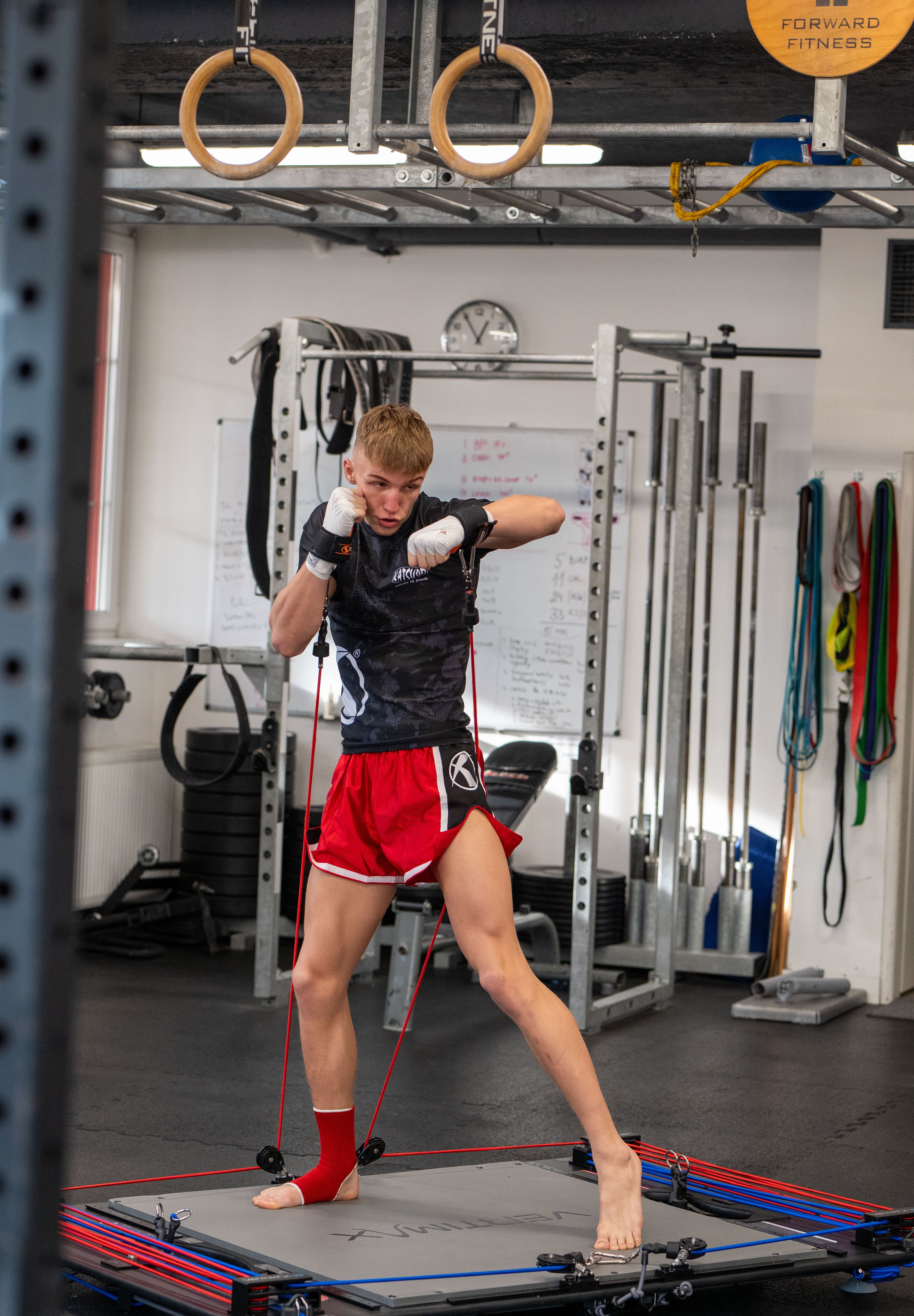 Katsudo thaibox rövidnadrág Huricane, piros