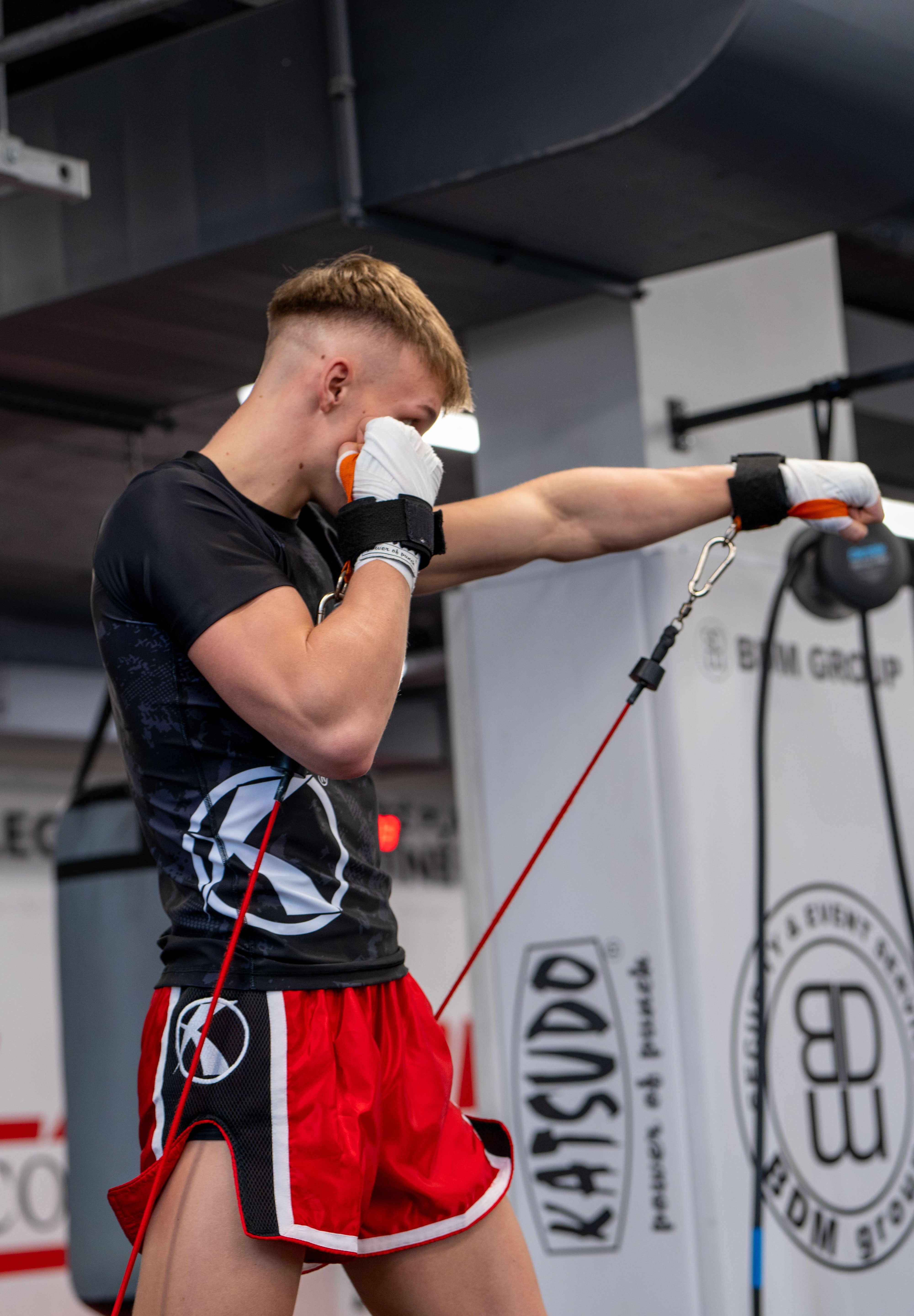 Katsudo thaibox rövidnadrág Huricane, piros