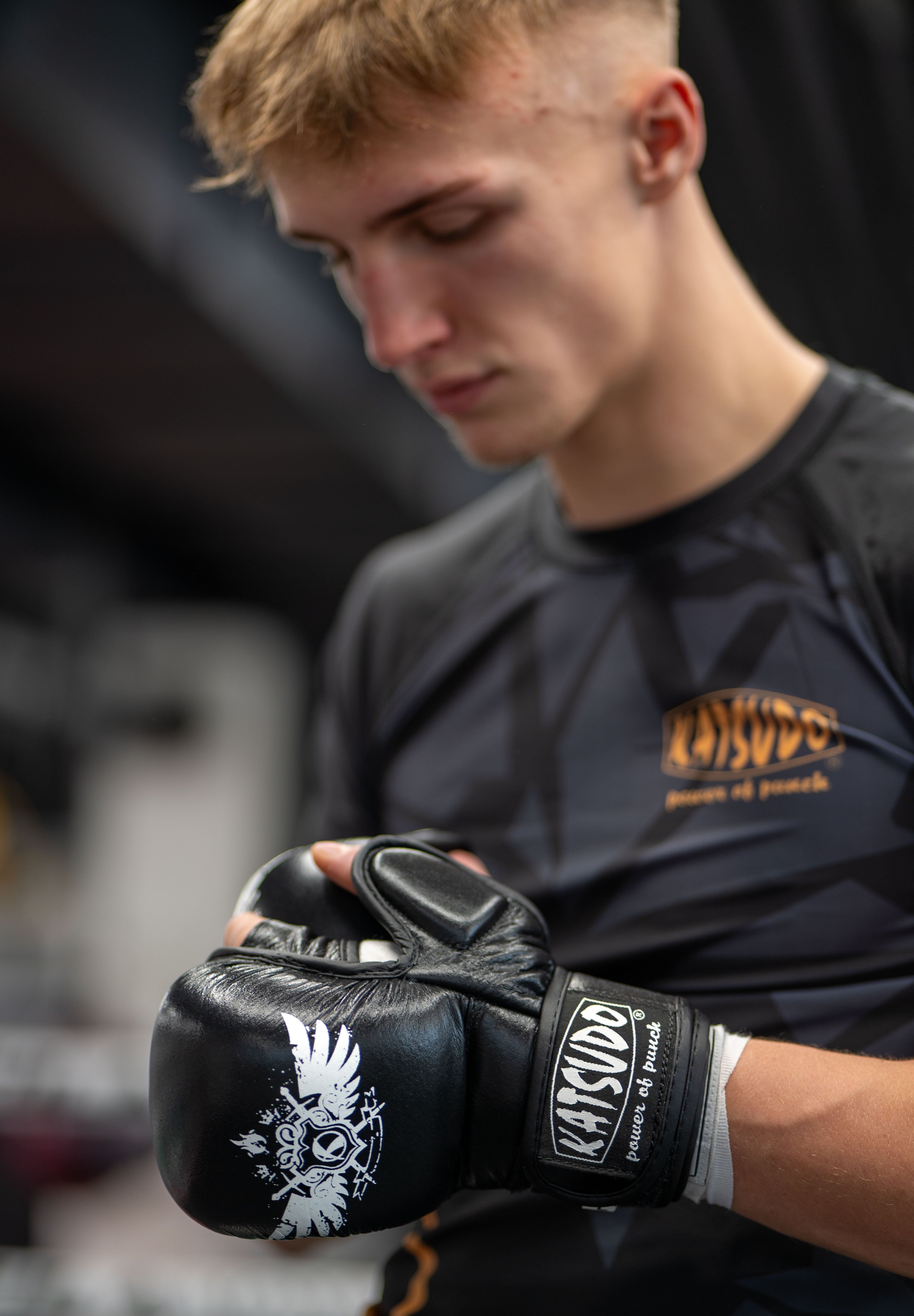 Katsudo edző mma kesztyűk Revenge, fekete