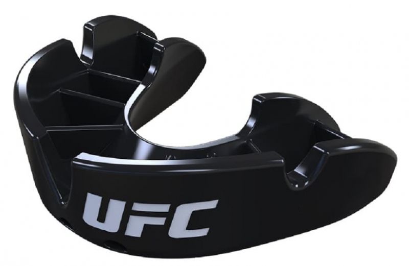 Opro fogvédő Bronze UFC, fekete
