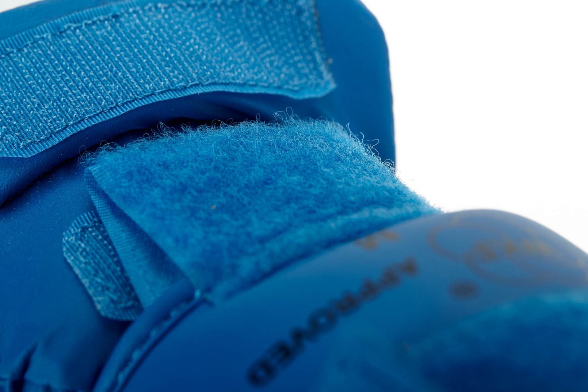 Adidas sípcsontvédők WKF jóváhagyással, kék