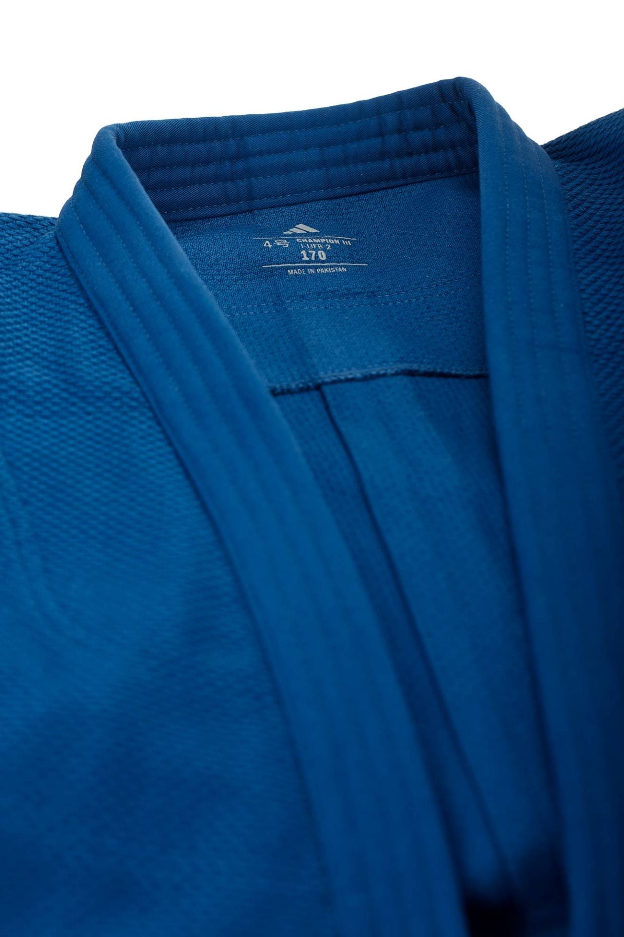 Adidas JU kimonó Champion III IJF normál szabású 750g logóval, kék