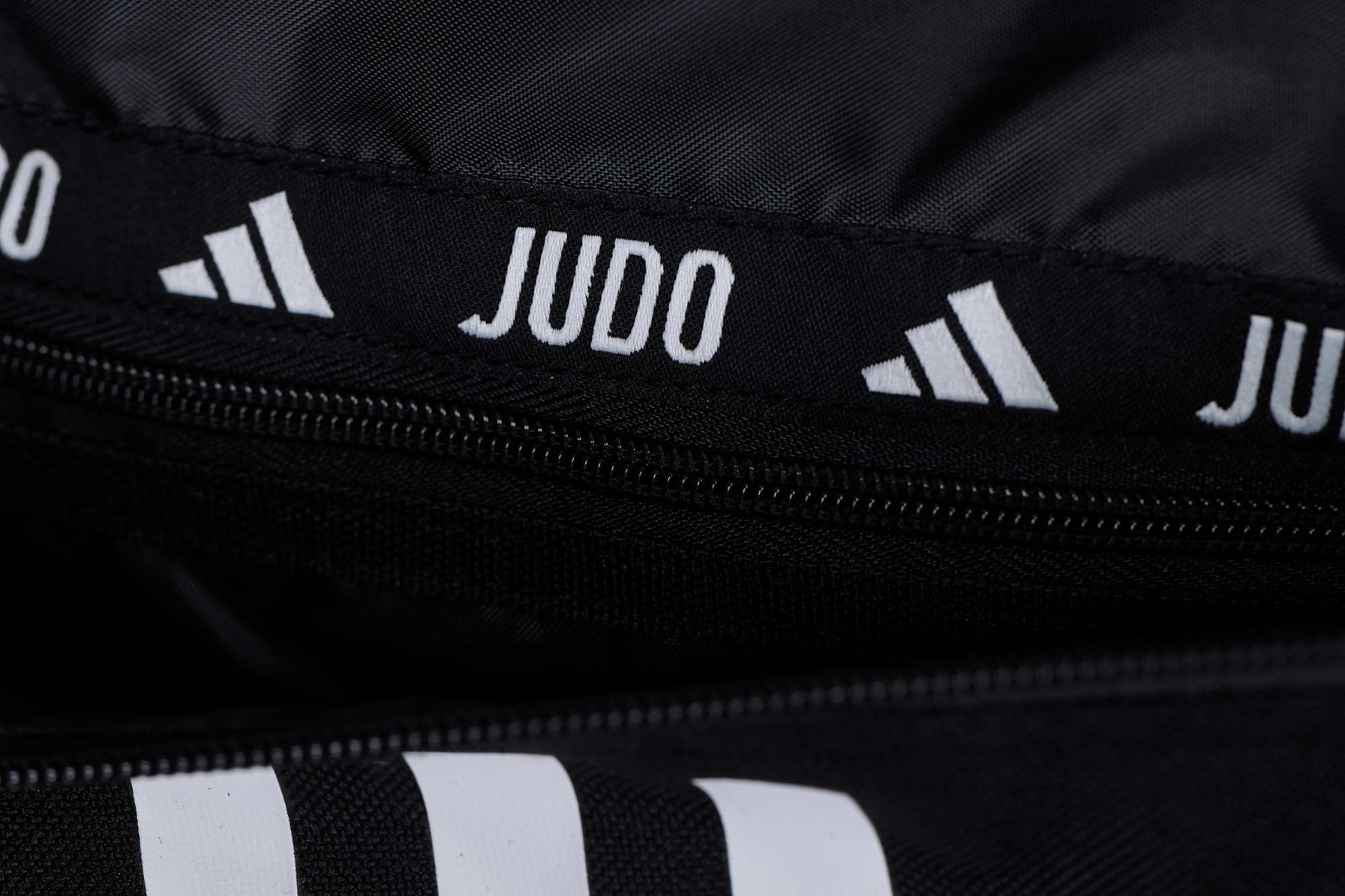 Adidas judo gurulós táska, fekete