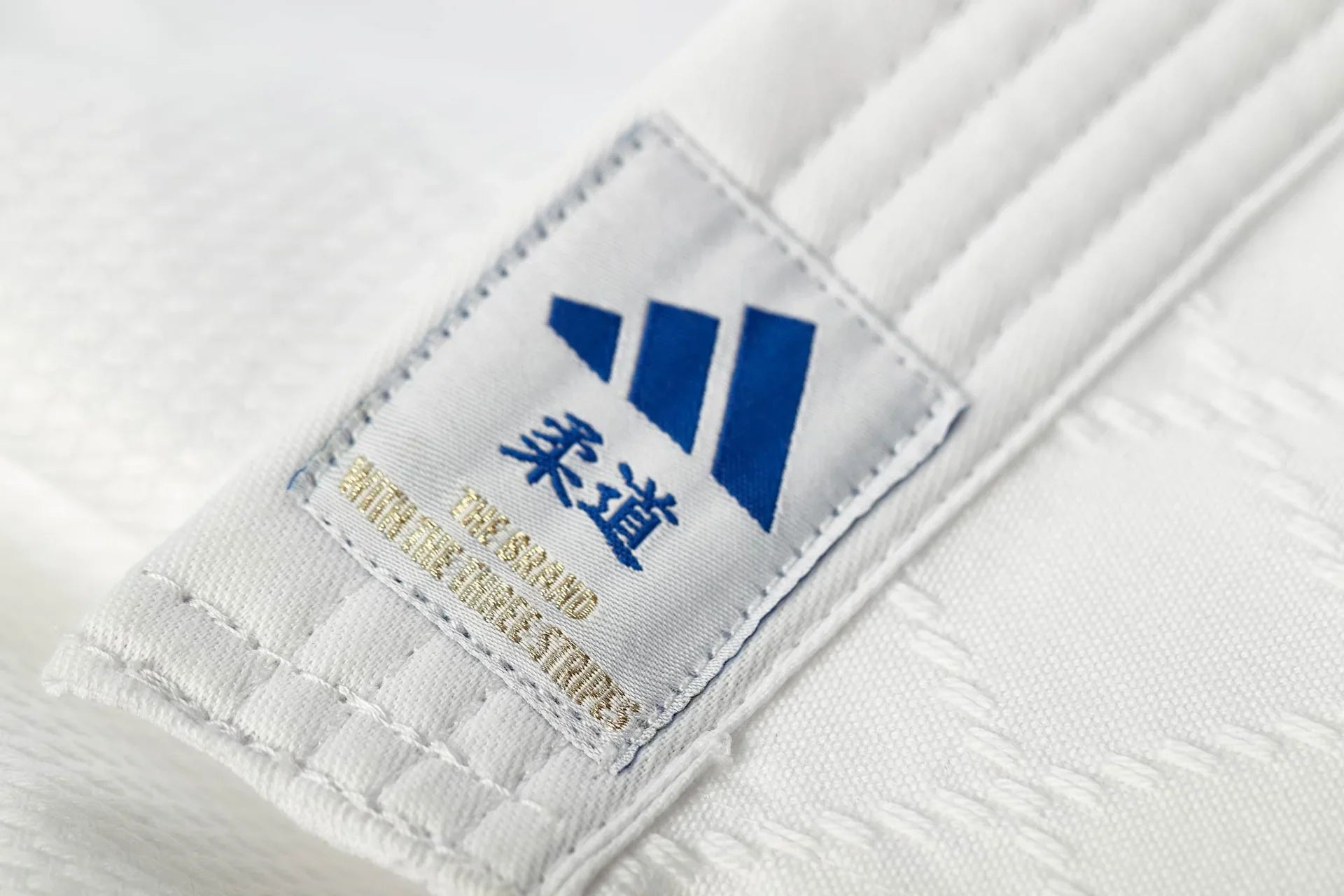 Adidas JU kimonó kék csíkokkal Club 350g, fehér