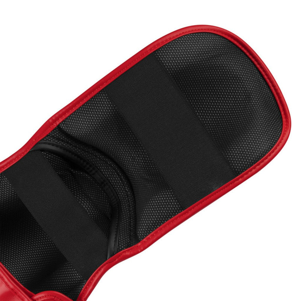 Adidas sípcsont és lábfejvédő Wako, piros